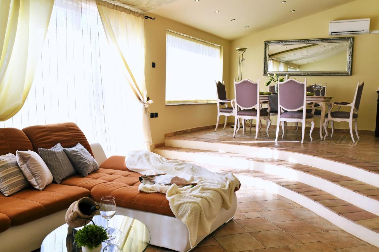 *****Pool House With Beautiful Seaview,Big Garden And Old Tavern***** 里耶卡 外观 照片